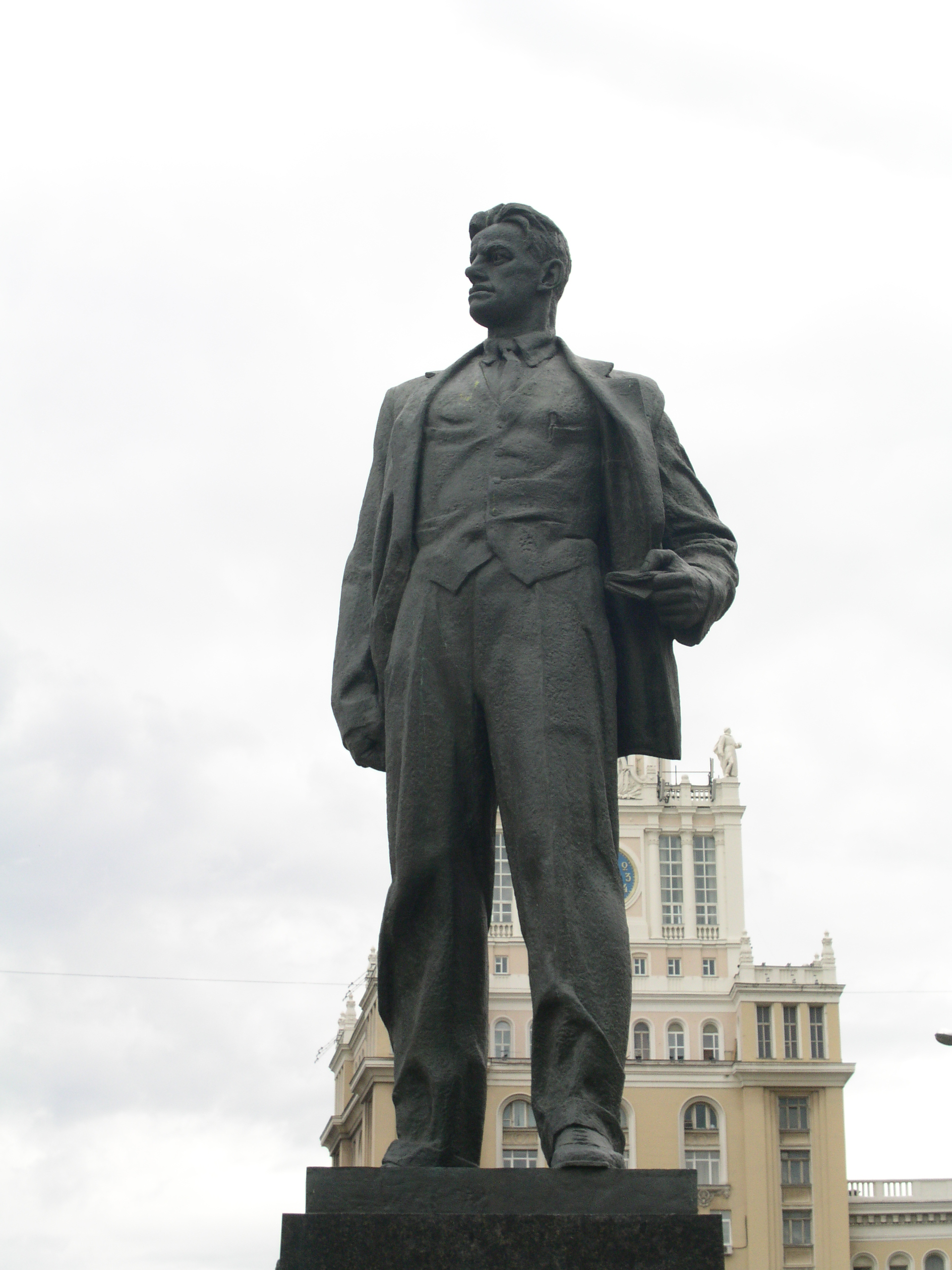 москва памятник маяковскому